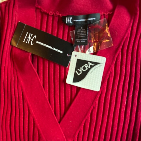 🔥INC International Concepts Silk Blend Fitted Ribbed Sweaters x 2-Black & Red🔥 - Picture 6 of 7